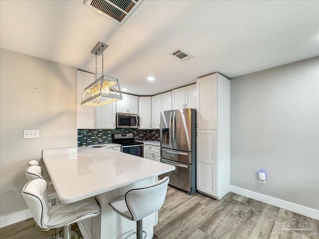 1100 Shoreline Dr 221, Gulf Breeze, FL 32561