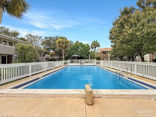 1100 Shoreline Dr 221, Gulf Breeze, FL 32561