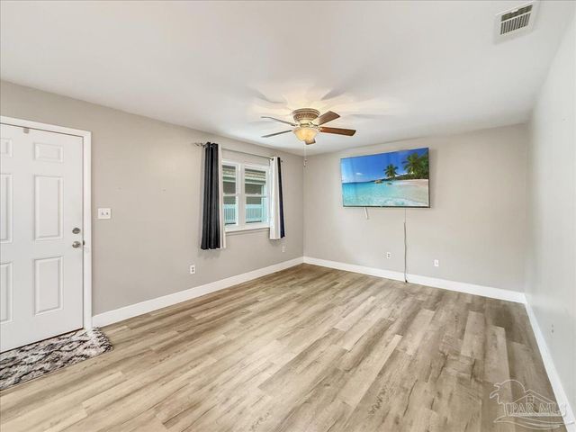 1100 Shoreline Dr 221, Gulf Breeze, FL 32561