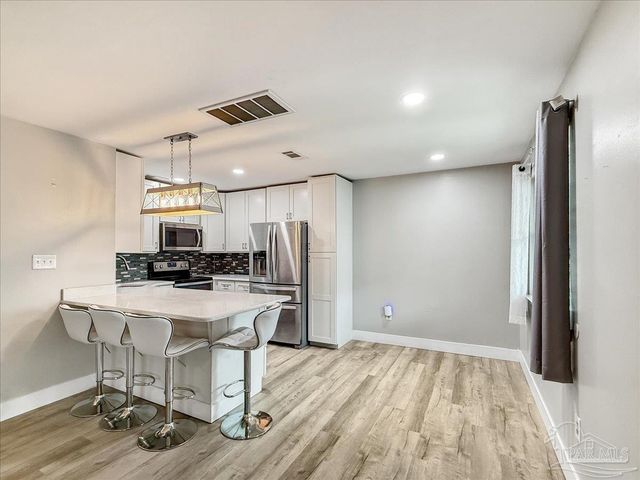 1100 Shoreline Dr 221, Gulf Breeze, FL 32561