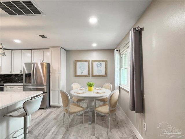 1100 Shoreline Dr 221, Gulf Breeze, FL 32561