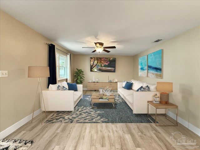 1100 Shoreline Dr 221, Gulf Breeze, FL 32561