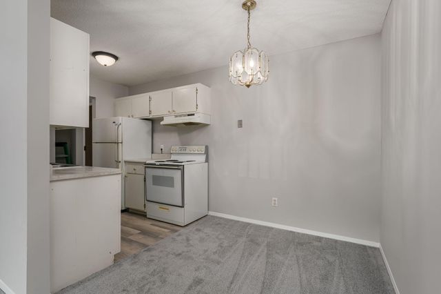 2007 E 122nd Street B15, Burnsville, MN 55337