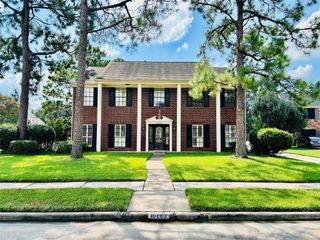 16203 Garden Hill Lane, Houston, TX 77095