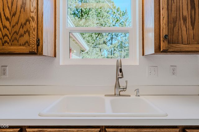 52591 Sunrise Boulevard, La Pine, OR 97739