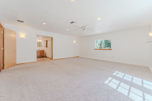 52591 Sunrise Boulevard, La Pine, OR 97739