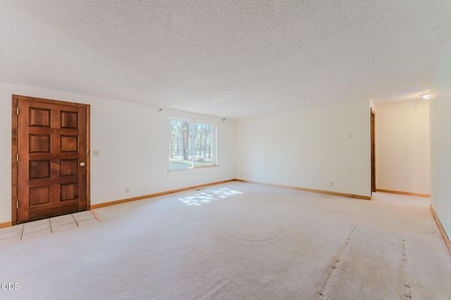 52591 Sunrise Boulevard, La Pine, OR 97739