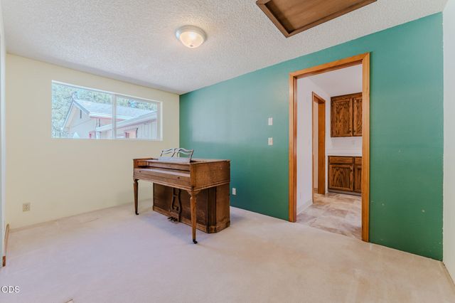 52591 Sunrise Boulevard, La Pine, OR 97739