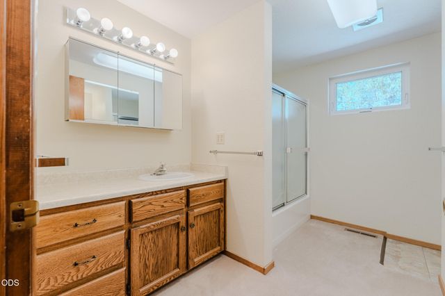 52591 Sunrise Boulevard, La Pine, OR 97739