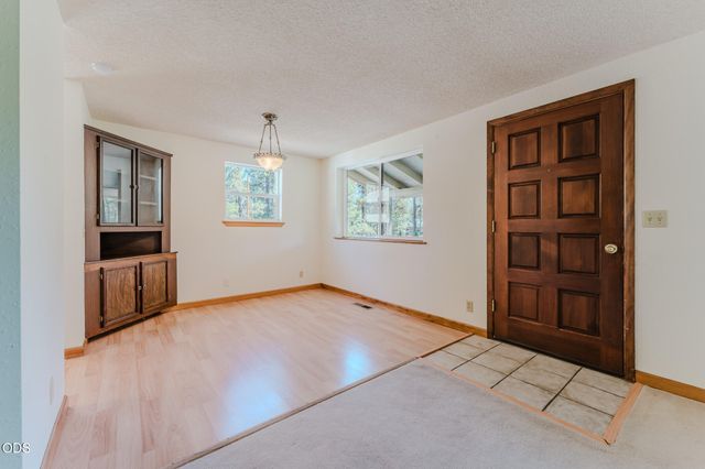 52591 Sunrise Boulevard, La Pine, OR 97739