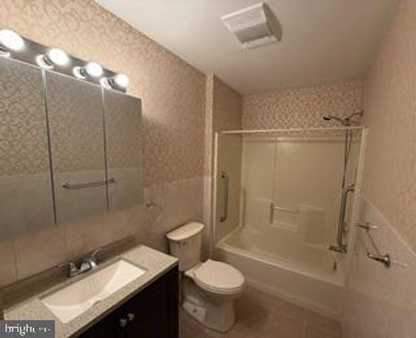 600 TRINIDAD BLVD, Williamstown, NJ 08094