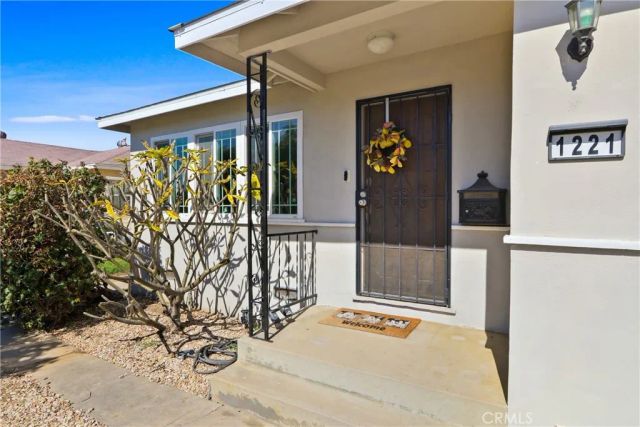 1221 Carlton, Santa Ana, CA 92707