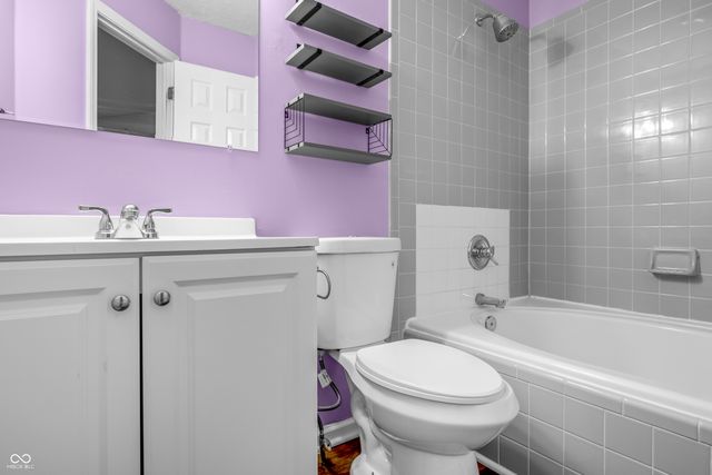 853 Grant Court, Greenwood, IN 46143