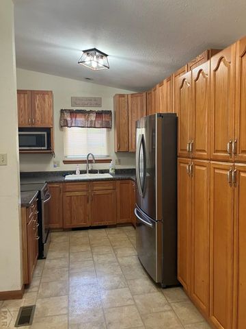 482 W Hahns Peak Ave, Pueblo West, CO 81007