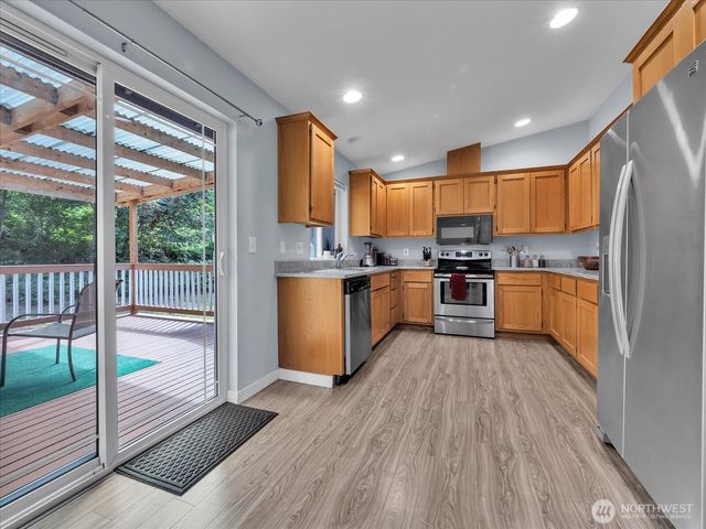 592 Kodiak Avenue, Camano Island, WA 98282