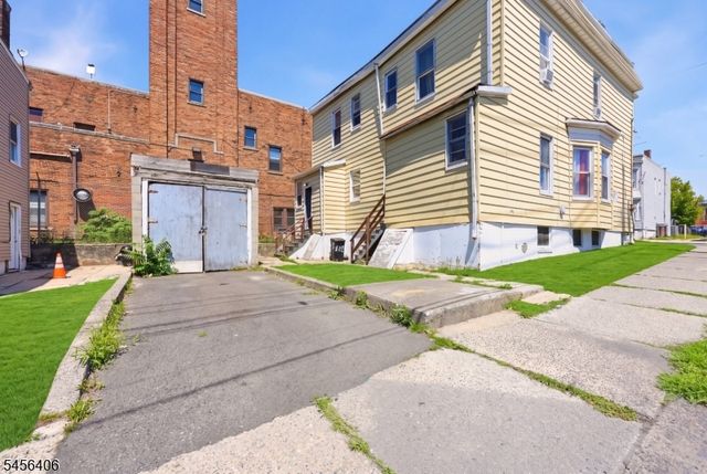 665 Grove St, Irvington Twp., NJ 07111