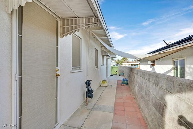 1704 Hassett Avenue, Las Vegas, NV 89104