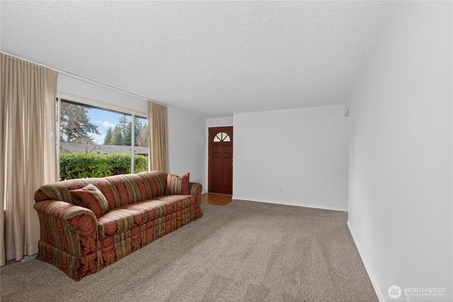 10210 163rd Avenue NE, Redmond, WA 98052