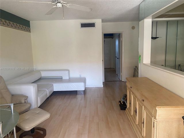 415 NE 2nd St 222, Hallandale Beach, FL 33009