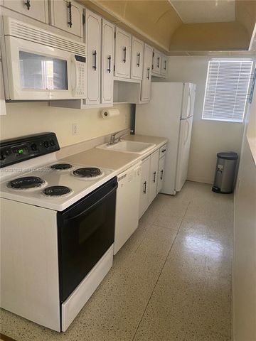 415 NE 2nd St 222, Hallandale Beach, FL 33009