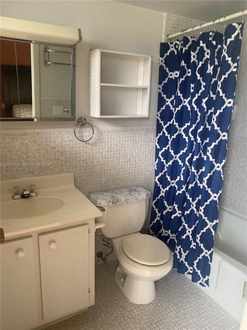 415 NE 2nd St 222, Hallandale Beach, FL 33009