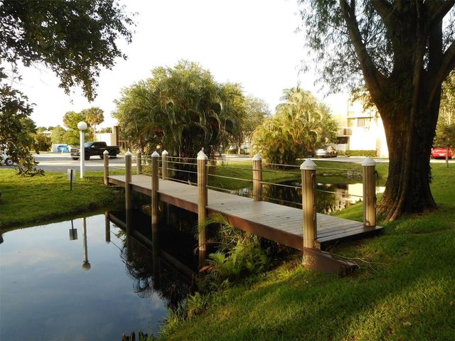 8701 SW 30th Street 211, Davie, FL 33328