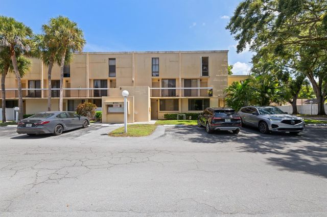 8701 SW 30th Street 211, Davie, FL 33328