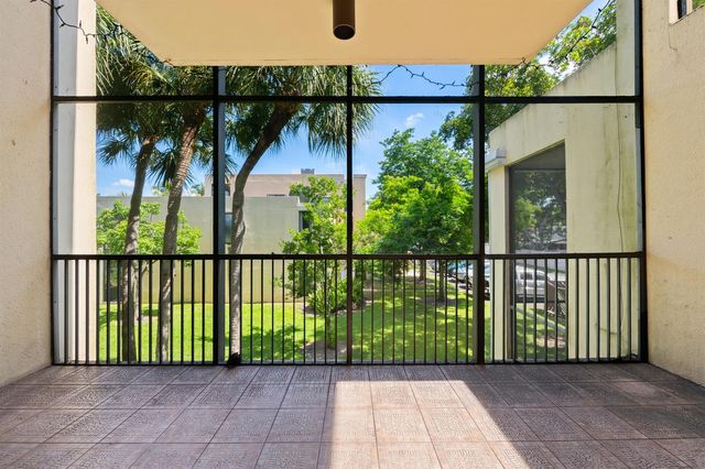 8701 SW 30th Street 211, Davie, FL 33328