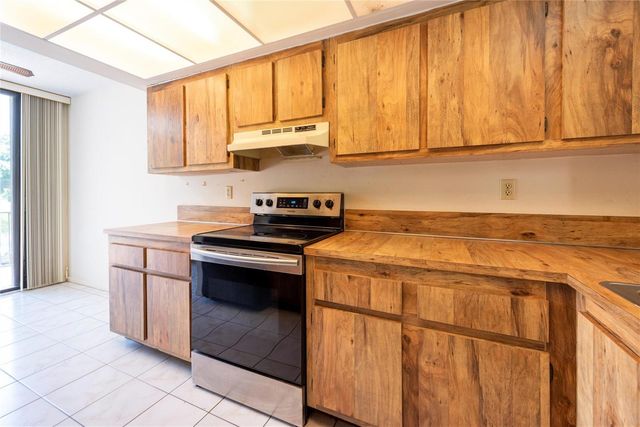 8701 SW 30th Street 211, Davie, FL 33328