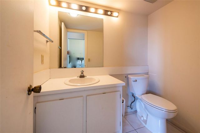 8701 SW 30th Street 211, Davie, FL 33328