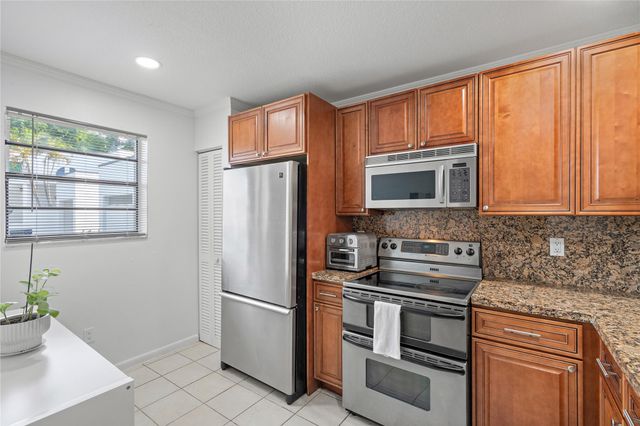 331 NW 36th Ave, Deerfield Beach, FL 33442