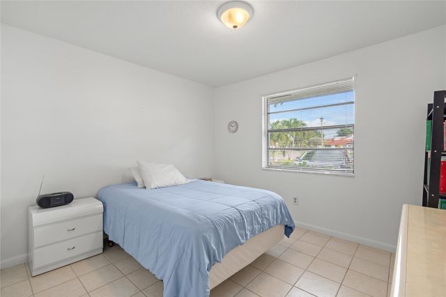 331 NW 36th Ave, Deerfield Beach, FL 33442