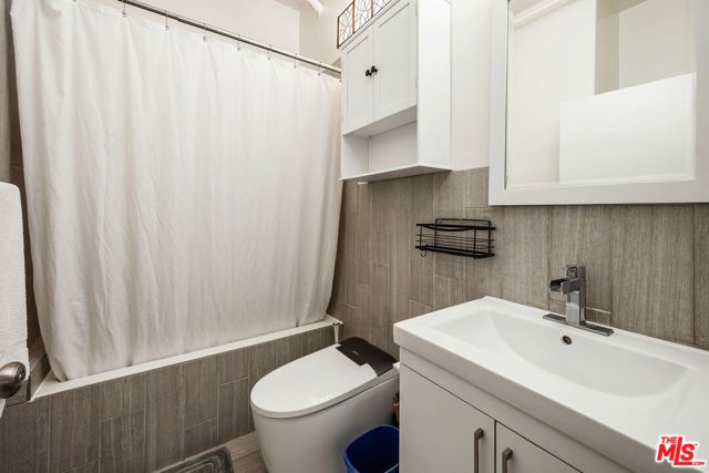 215 W 7th Street 803, Los Angeles, CA 90014