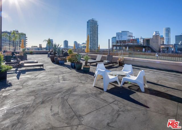 215 W 7th Street 803, Los Angeles, CA 90014