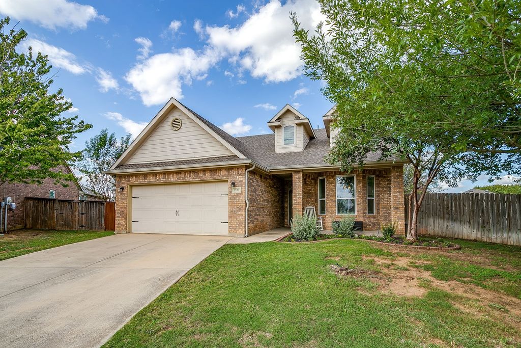 1236 Rosewood Court, Crowley, TX 76036 — exterior