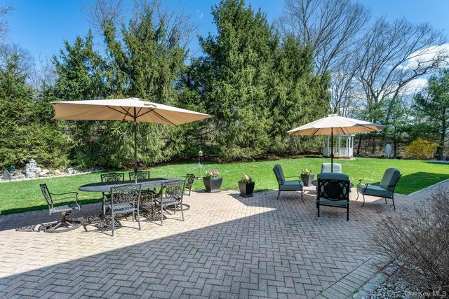 6 Cliff Place, Armonk, NY 10504