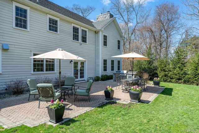 6 Cliff Place, Armonk, NY 10504