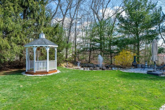 6 Cliff Place, Armonk, NY 10504