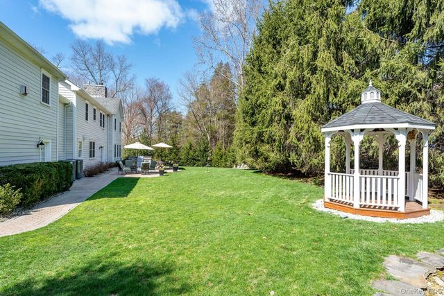 6 Cliff Place, Armonk, NY 10504