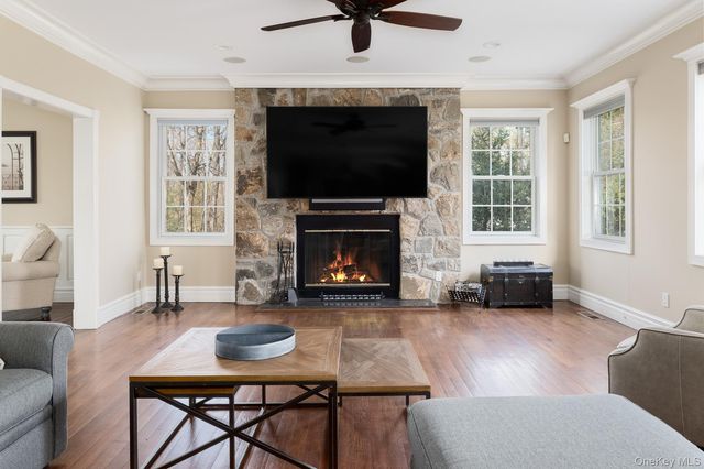 6 Cliff Place, Armonk, NY 10504
