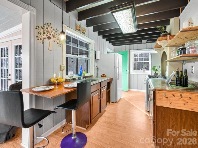 90 Davidson Gap Road, Leicester, NC 28748