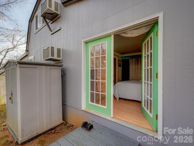 90 Davidson Gap Road, Leicester, NC 28748