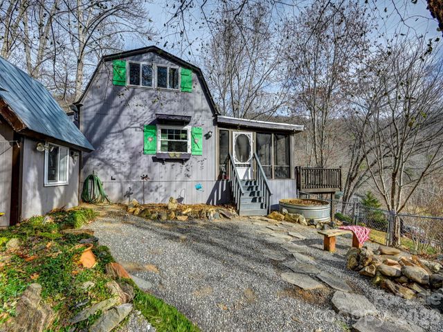 90 Davidson Gap Road, Leicester, NC 28748