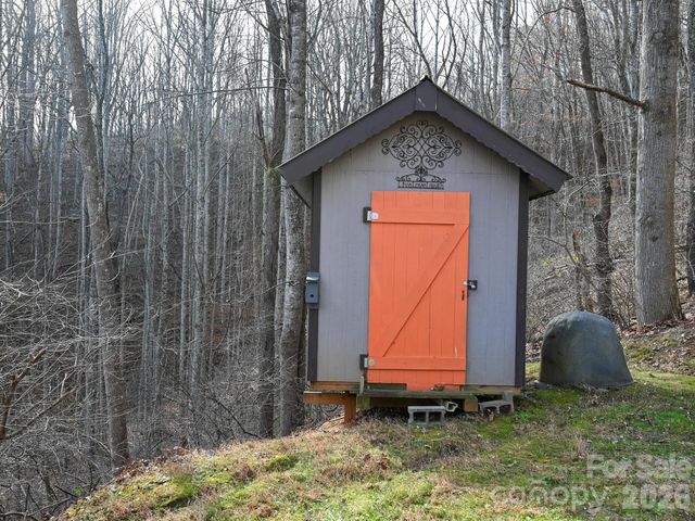 90 Davidson Gap Road, Leicester, NC 28748