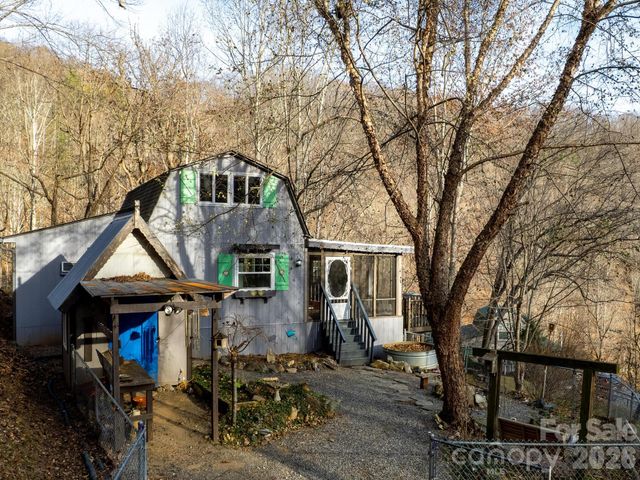 90 Davidson Gap Road, Leicester, NC 28748