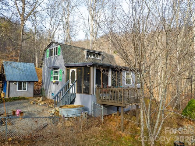 90 Davidson Gap Road, Leicester, NC 28748