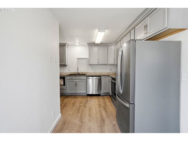 732 N COLLEGE St, Newberg, OR 97132