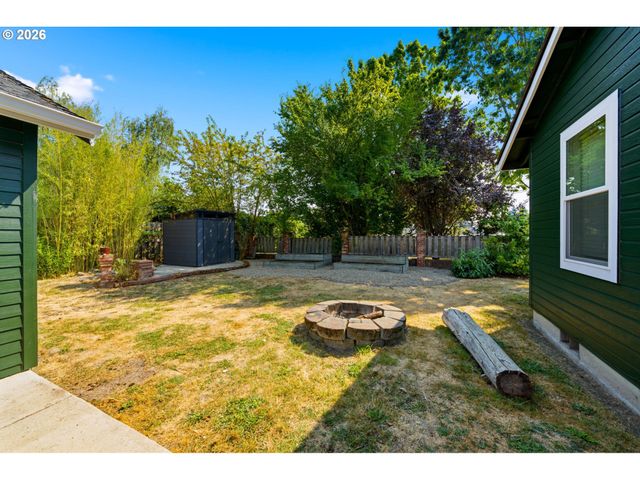 732 N COLLEGE St, Newberg, OR 97132
