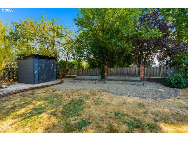 732 N COLLEGE St, Newberg, OR 97132