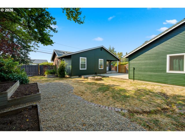 732 N COLLEGE St, Newberg, OR 97132